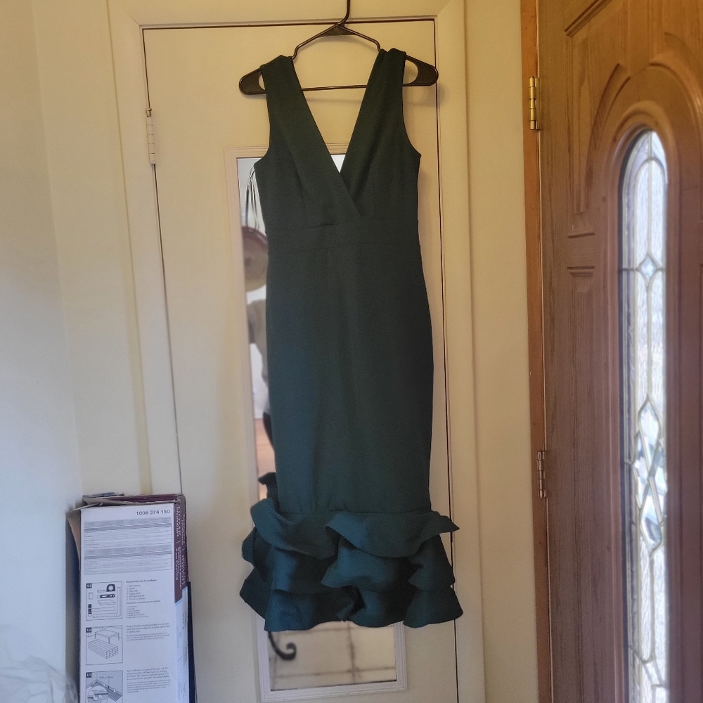 Dress - Picture 3 of 3